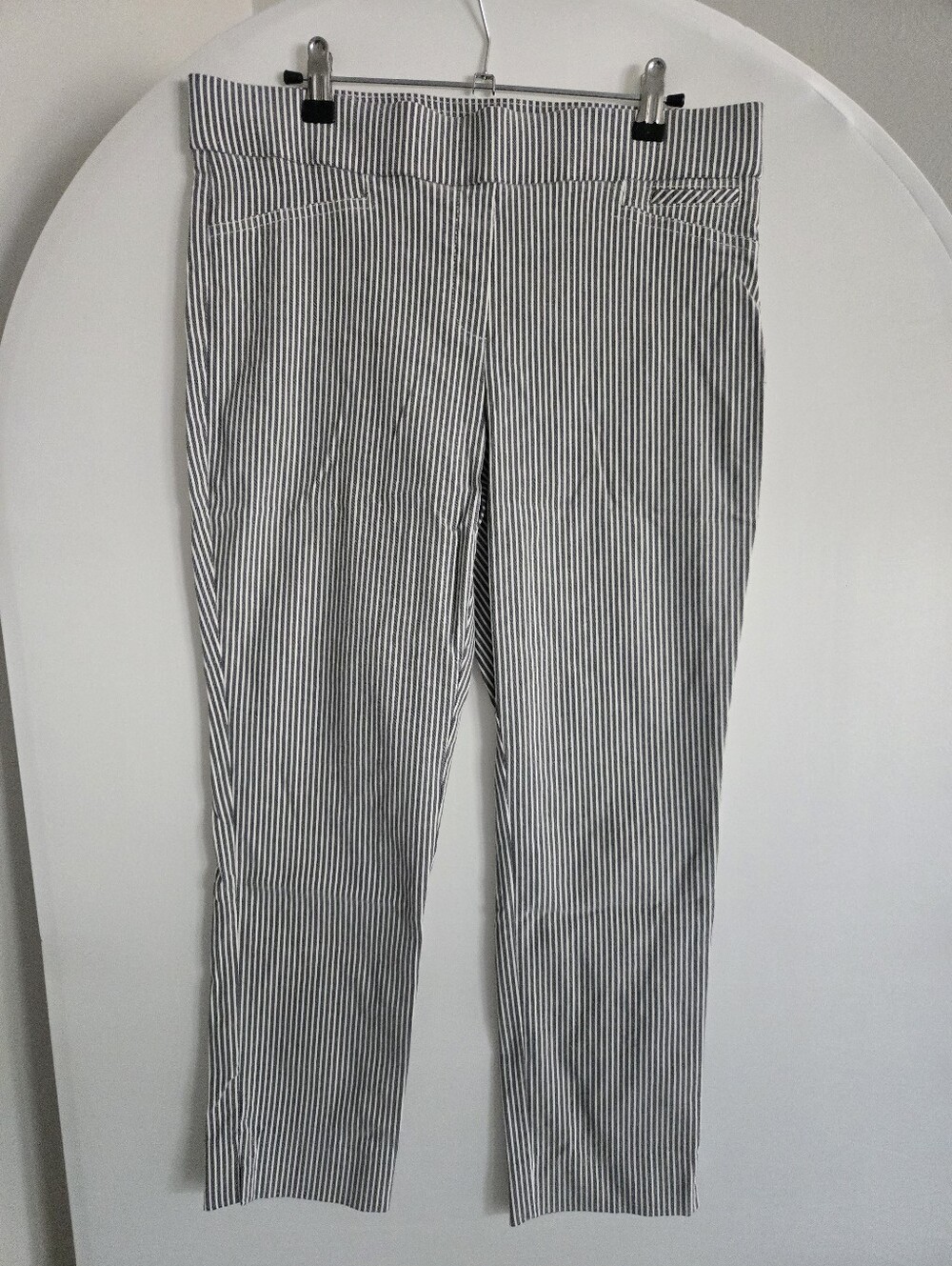 Anne Klein Black and White Striped Cropped Pants